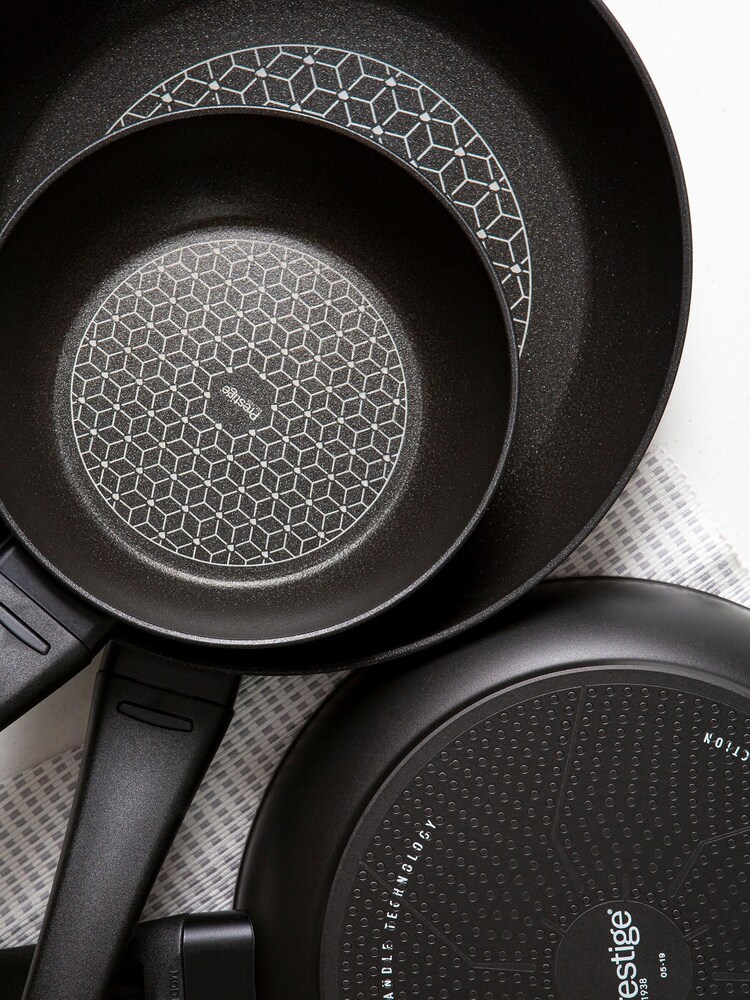 Prestige 5 Piece Black ThermoSmart Non-Stick Saucepan Set - Image 2 of 3 Prestige 5 Piece Black ThermoSmart Non-Stick Saucepan Set - Image 2 of 3