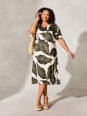 Live Unlimited Green Curve Palm Print Shift Dress With Side Split - Image 1 of 1