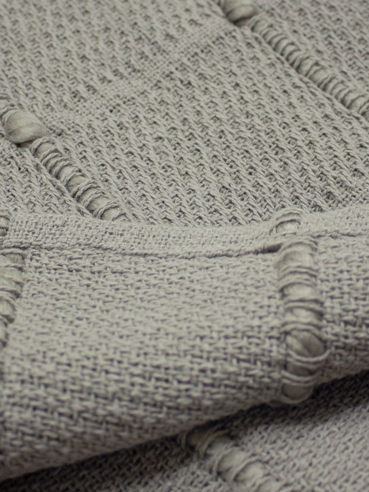 furn. Grey Motti Throw - Image 3 of 3
