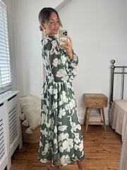 Style Cheat Green Gwen Elasticated Waist Midi Dress - Image 2 of 4