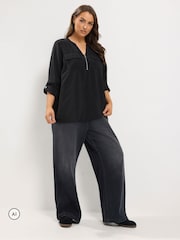Yours Curve Blus med dragkedja och hakkrage - Bild 2 av 6