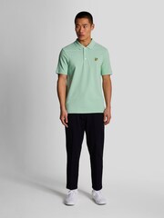 أخضر نعناعي ظل - قميص بولو كلاسيكي من Lyle & Scott  - صورة 3 من 5