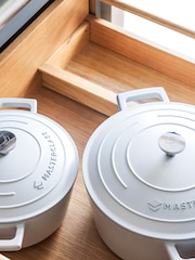 Masterclass Cream Cast Aluminium 2.5L Casserole Dish - Image 3 of 3
