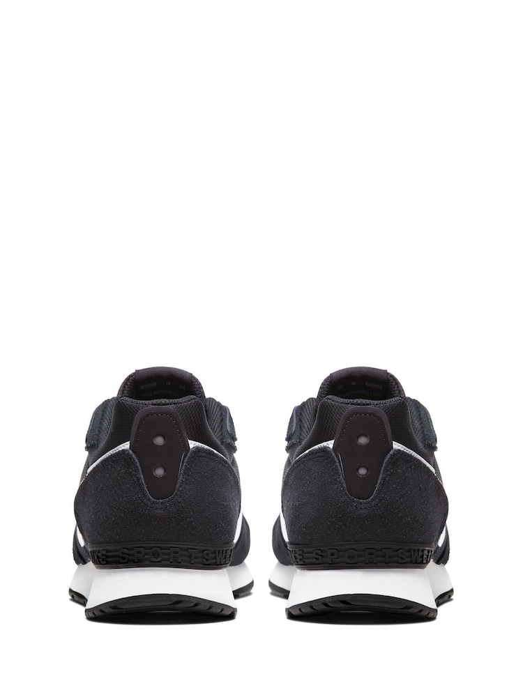 Nike Black Venture Runner Trainers - Image 3 of 12