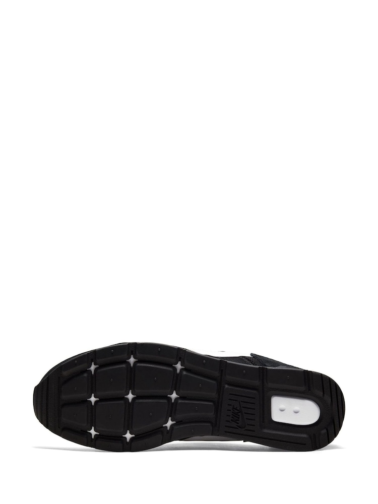 Nike Black Venture Runner Trainers - Image 7 of 12