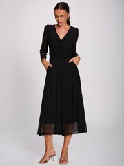 Noir - Jolie Moi Mesh Long Sleeve Pleated Maxi Dress - Image 1 de 6