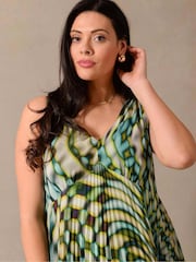 Live Unlimited Green Curve Kaleidoscope Sunray Pleat Maxi Dress - Image 5 of 6