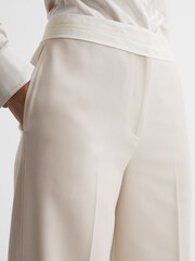 Reiss Neutral Maya Petite Mid Rise Contrast Wide Leg Suit Trousers - Image 4 of 6