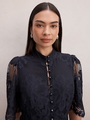 Forever New Liberty Flutter Sleeves Lace Midi Dress - Bild 3 von 4