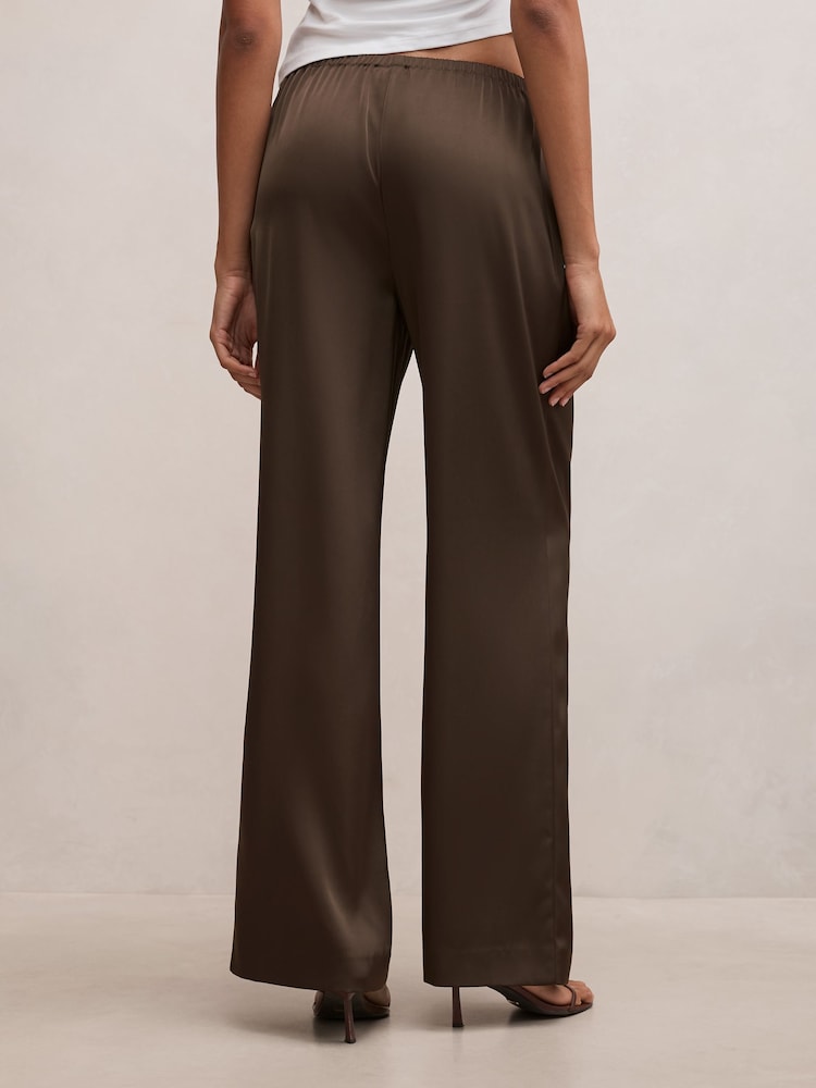 Forever New Green Sara Satin Wide Leg Pants - Image 2 of 5 Forever New Green Sara Satin Wide Leg Pants - Image 2 of 5