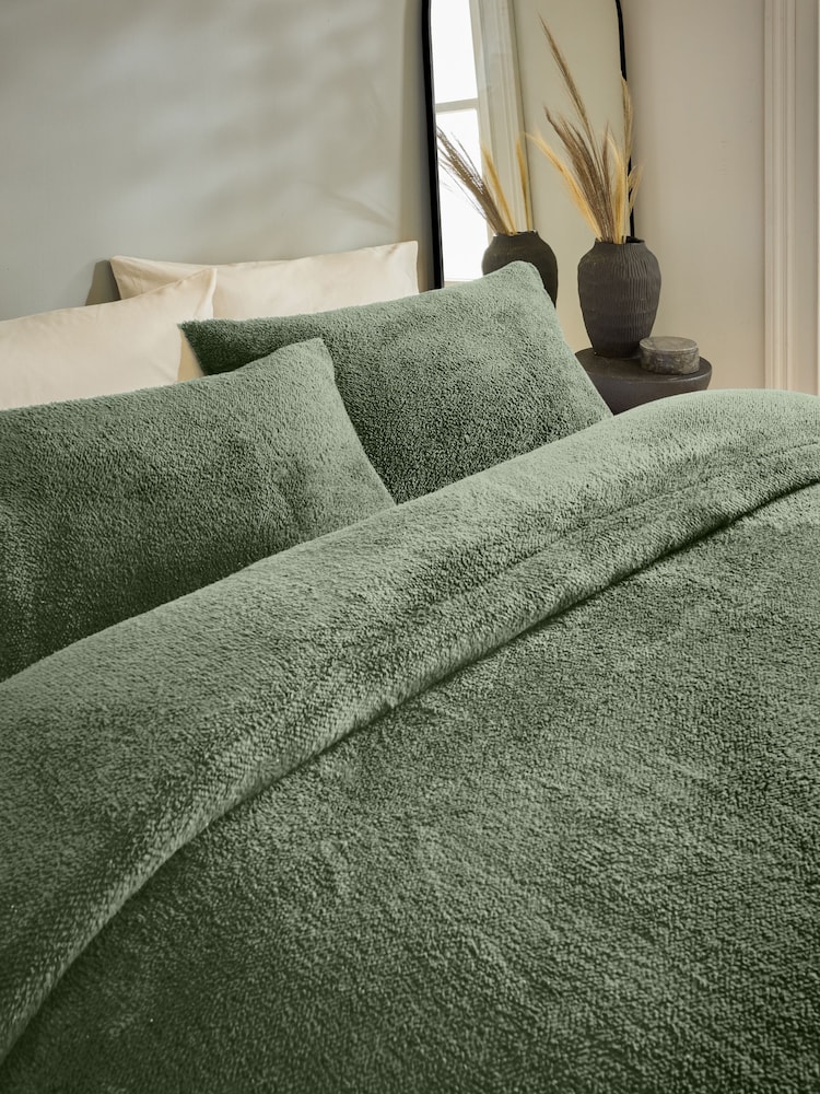 Green Soft Teddy Fleece Duvet Cover and Pillowcase Set - Image 3 of 4