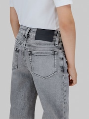 رمادي صخري - جينز انسيابي من Calvin Klein - صورة 3 من 4