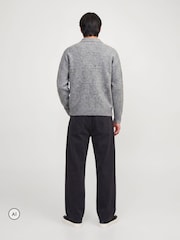 Grau - Jack & Jones Flauschiges langärmeliges Strick-Polo-Shirt - Bild 2 von 4