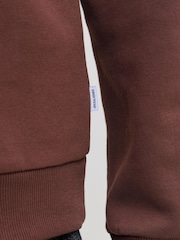 بني - سترة رياضية بحافة رقبة مستديرة من Jack & Jones - صورة 5 من 6