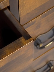 Laura Ashley Dark Chestnut Garrat 4+4 Drawer Chest - Image 5 of 6