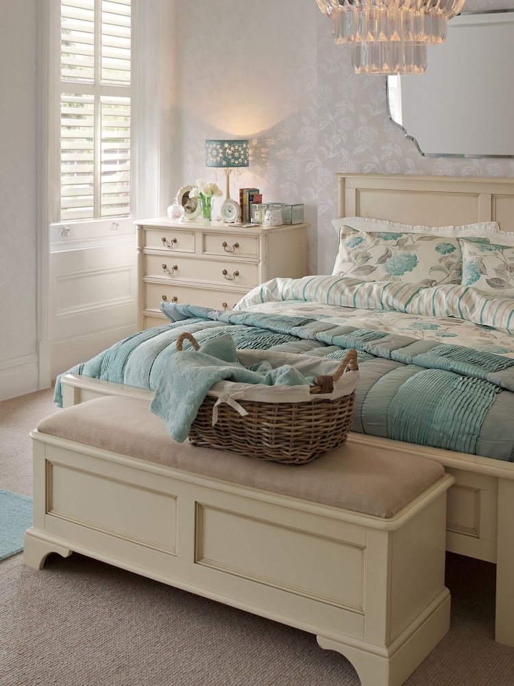 Laura Ashley Ivory Clifton Blanket Box - Image 1 of 3