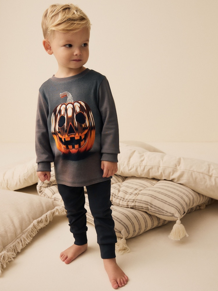 Grauer Kürbis - Kuscheliges Halloween-Pyjama-Set aus 100 % Baumwolle (9 M.-10 J.) - Bild 1 von 8 Grauer Kürbis - Kuscheliges Halloween-Pyjama-Set aus 100 % Baumwolle (9 M.-10 J.) - Bild 1 von 8