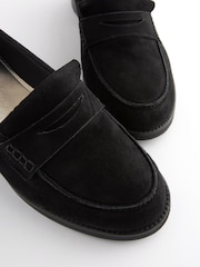 črna - Mokasini iz usnja in semiša z obrobo na hrbtu Forever Comfort® - Slika 7 iz 8