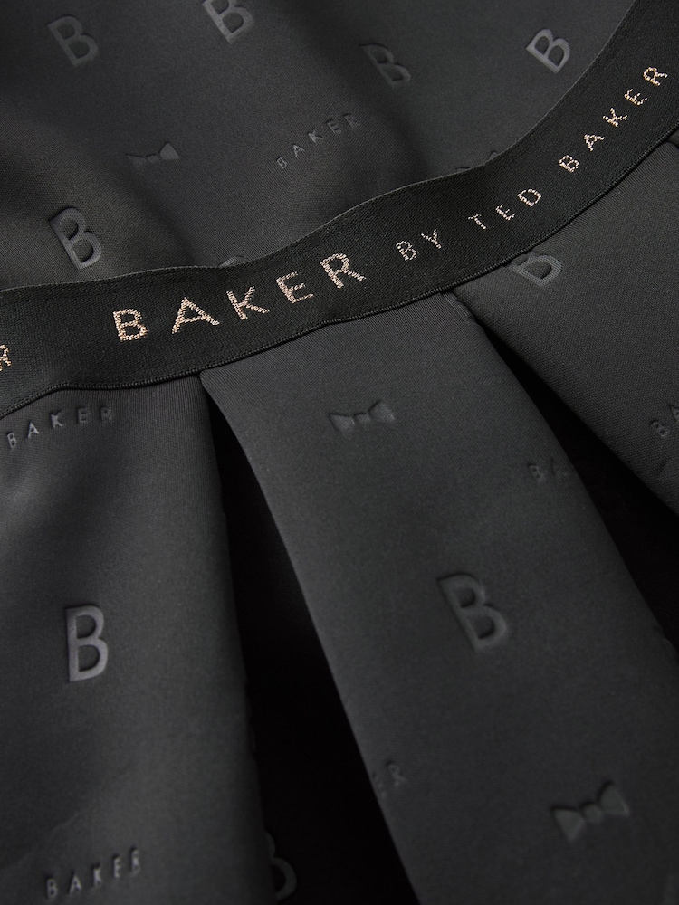 Negro - Vestido con diseño en relieve de scuba de Baker By Ted Baker - Imagen 8 de 8 Negro - Vestido con diseño en relieve de scuba de Baker By Ted Baker - Imagen 8 de 8