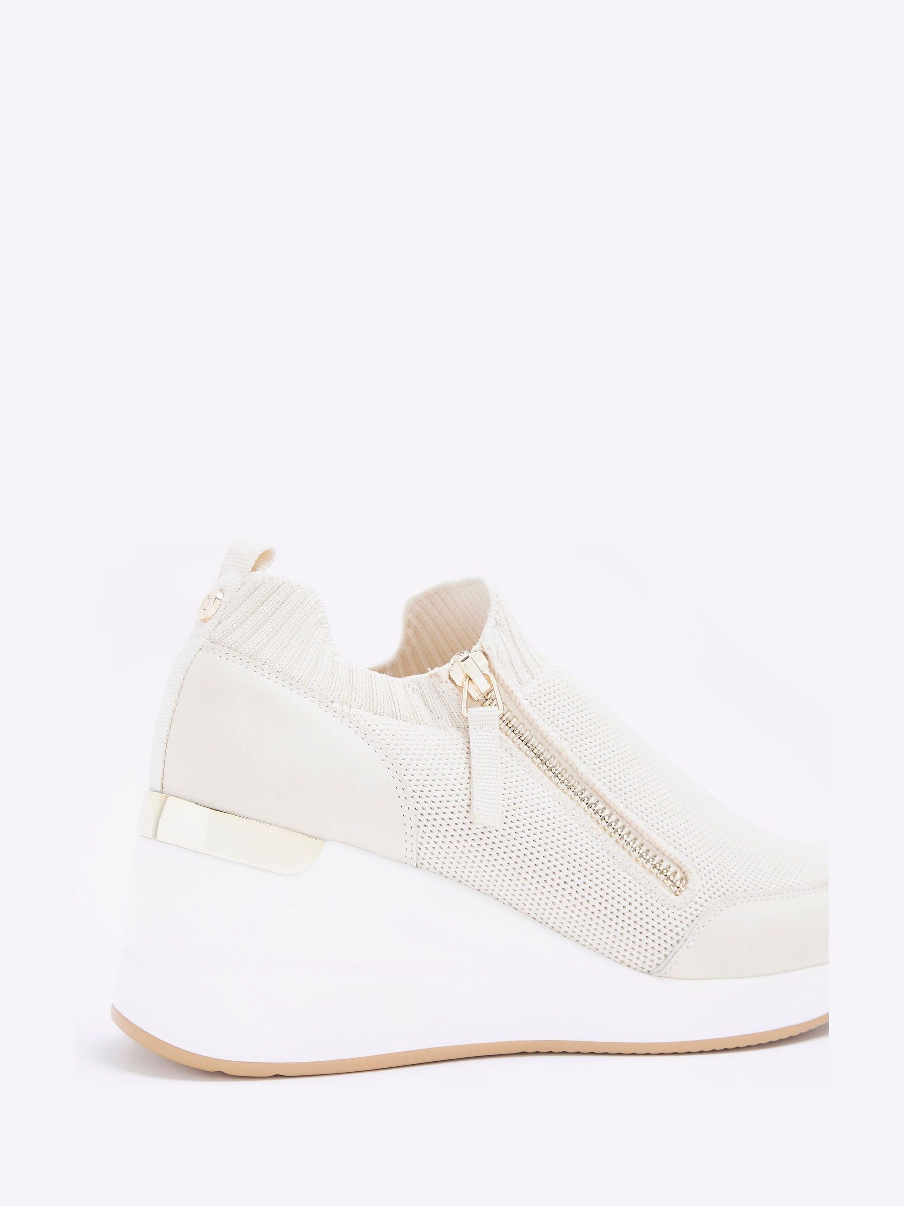 Wedge runners online