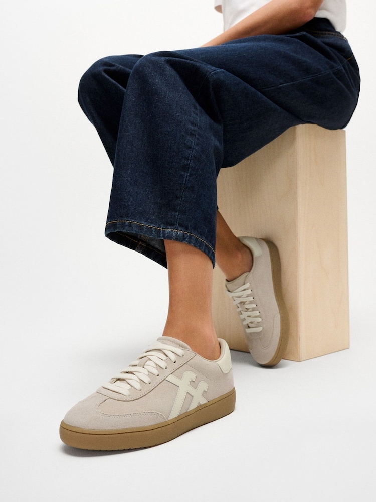 FitFlop Cream The Dash T-Toe Sneakers - Image 2 of 5 FitFlop Cream The Dash T-Toe Sneakers - Image 2 of 5
