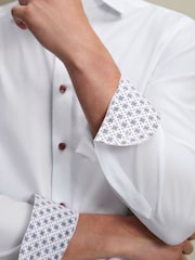Charles Tyrwhitt White Non-iron Stretch Medallion Printed Trim Slim Fit Shirt - Image 3 of 6