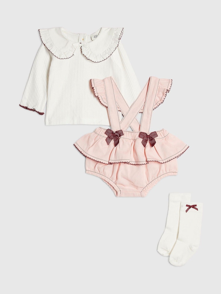 طقم من 3 قطع بسروال قصير فضفاض بتفاصيل بكشكشة وفيونكة من River Island - صورة 1 من 5