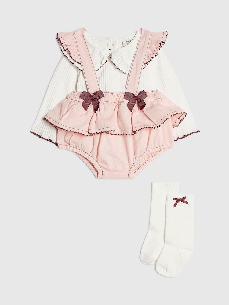 طقم من 3 قطع بسروال قصير فضفاض بتفاصيل بكشكشة وفيونكة من River Island - صورة 2 من 5