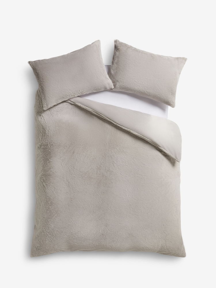 Silver Plush Faux Fur Duvet Cover And Pillowcase Set - Image 4 of 4