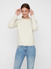 Cream περιστέρι - Vero Moda Στρογγυλή λαιμόκοψη, Απαλή πινελιά, άνετο πλεκτό πουλόβερ - Εικόνα 1 από 4