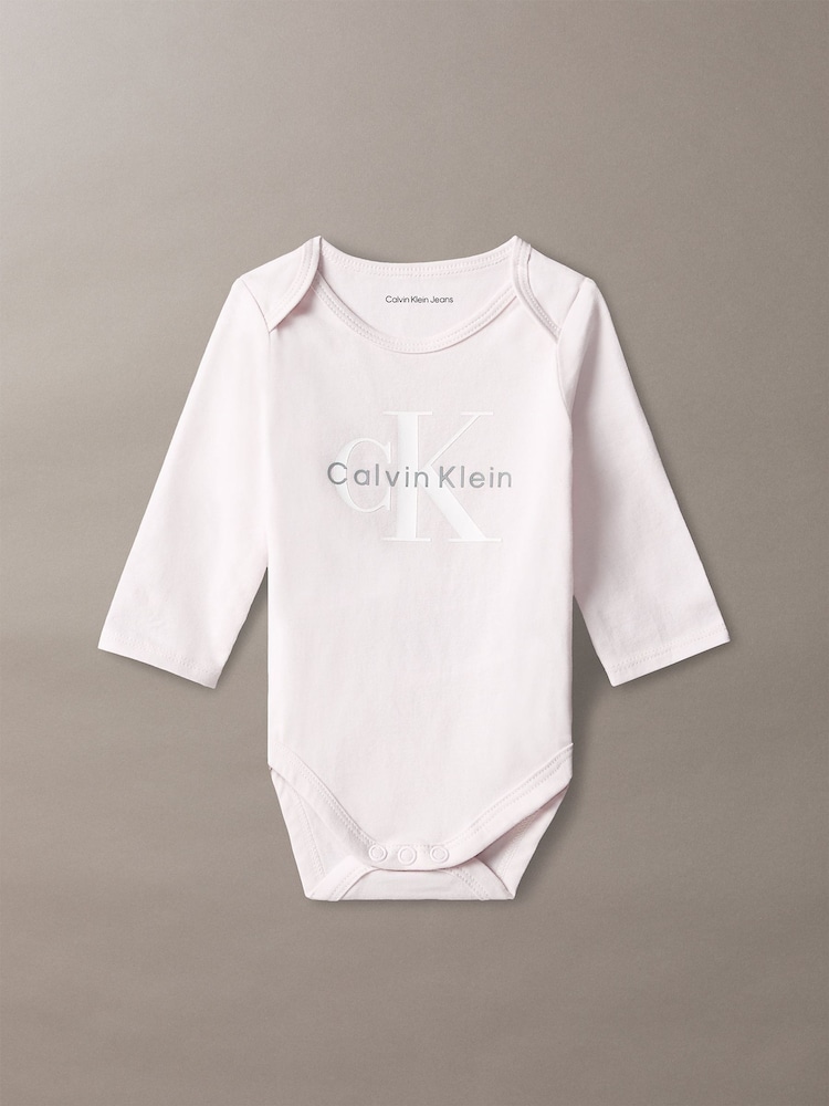 Lila - Calvin Klein Newborn Signature Logo Bodysuit - Larawan 1 ng 3
