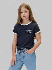 تيشِرت بشعار Ringer من Calvin Klein - صورة 3 من 6