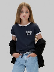 تيشِرت بشعار Ringer من Calvin Klein - صورة 5 من 6