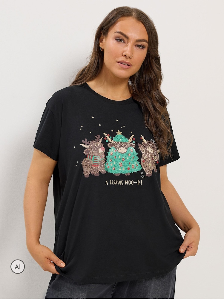 Yours Curve 'A Festive Moo-d' Highland Cow Novelty T-Shirt - Kuva 1 / 6