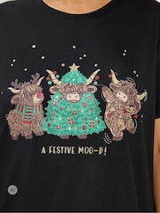 Yours Curve 'A Festive Moo-d' Highland Cow Novelty T-Shirt - Kuva 4 / 6