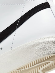 Bela - Srednje visoki športni copati Nike Blazer  - Slika 10 iz 12