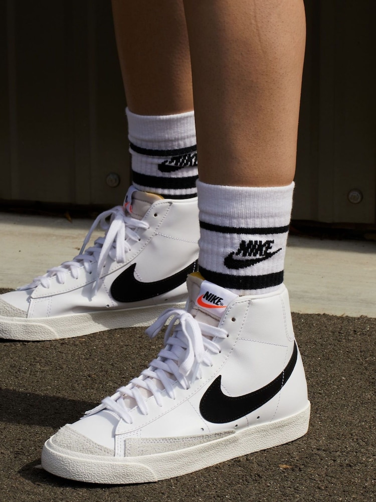 Bela - Srednje visoki športni copati Nike Blazer  - Slika 12 iz 12