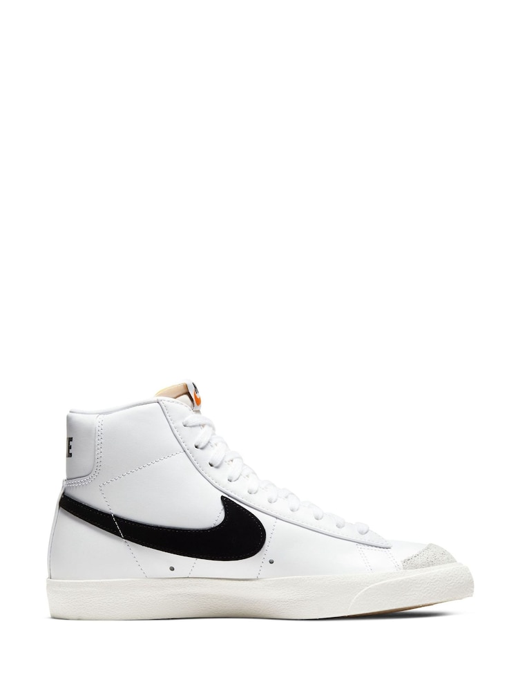 Bela - Srednje visoki športni copati Nike Blazer  - Slika 2 iz 12