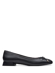 Clarks Black Patent Ubree15 Step Shoes - Image 1 of 6