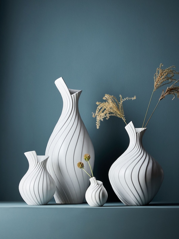 White Ceramic Pleated Medium Vase - Image 2 of 2