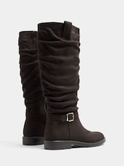 Brun - Bottes Yours Curve hauteur genou avec boucle en faux daim en Wide E Fit - Image 5 de 6