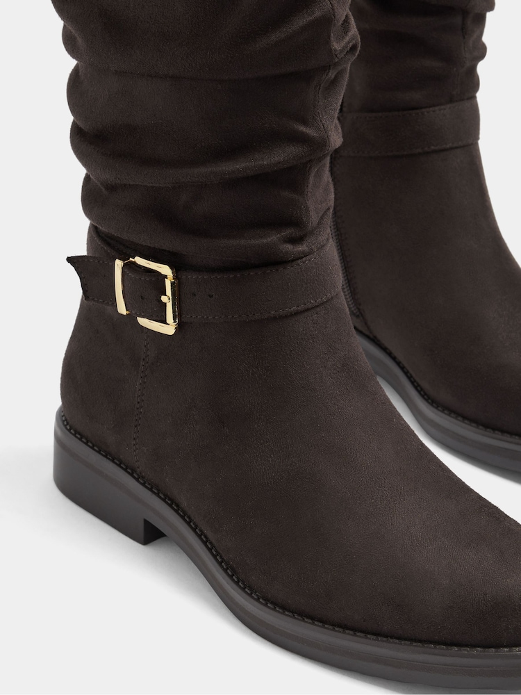 Brun - Bottes Yours Curve hauteur genou avec boucle en faux daim en Wide E Fit - Image 6 de 6