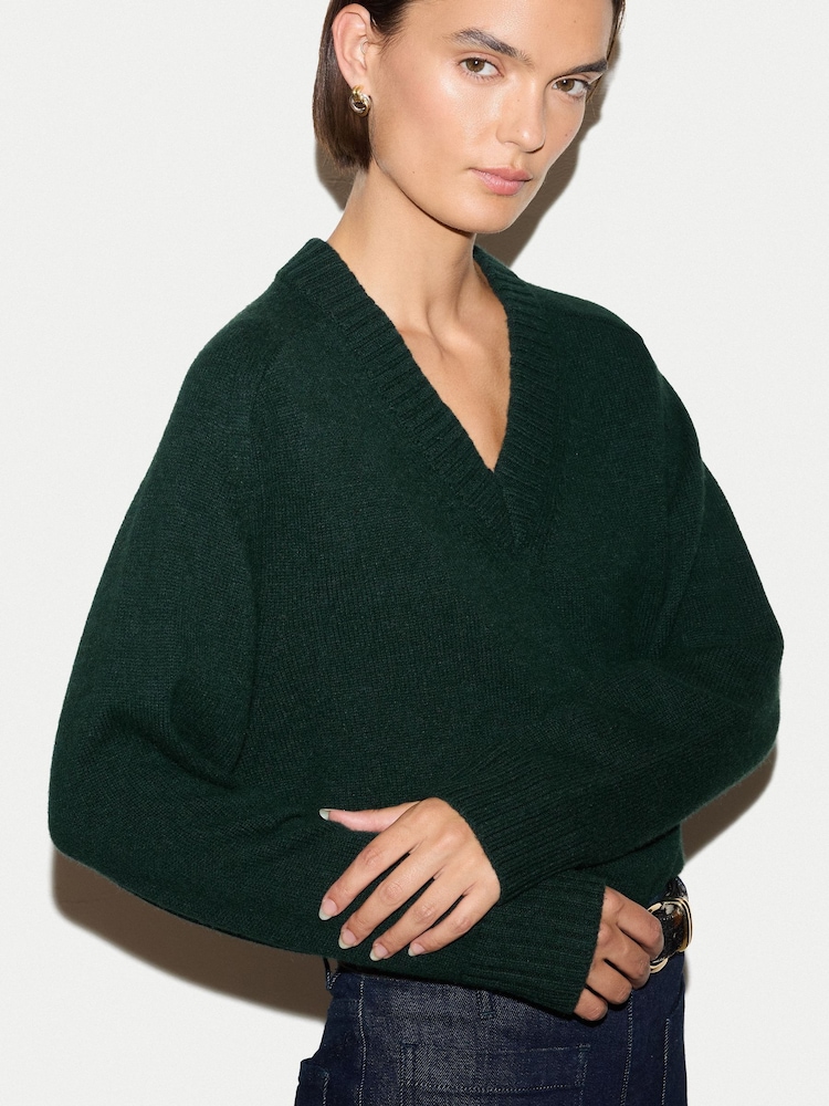 Verde - Jigsaw Wool Cashmere Blend V-Neck Jumper - Imaginea 2 din 5 Verde - Jigsaw Wool Cashmere Blend V-Neck Jumper - Imaginea 2 din 5