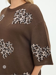 Yours Curve Brown Limited Heart Leopard Knitted Boxy Top - Image 4 of 6
