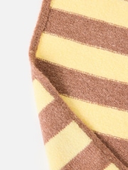 Oliver Bonas Gestreifter Dreiecksschal - Bild 7 von 7