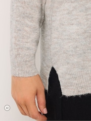 Yours Curve Natural Knitted V-Neckline Jumper - Image 4 of 6