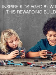 LEGO Technic Stunt Show Truck & Bike Toys Set 42106 - Image 5 of 8