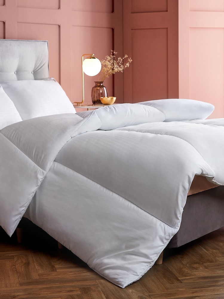 Silentnight Hotel Collection 10.5 Tog Duvet - Image 1 of 9