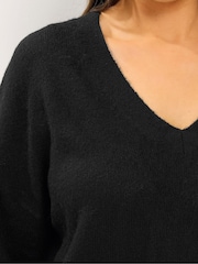 Yours Curve Black Knitted V-Neckline Jumper - Image 4 of 4