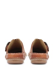 Pavers Tan Ladies Lightweight Leather Clogs - Image 3 of 5